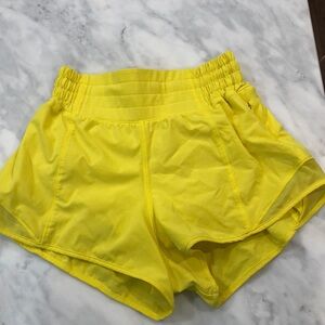 Lululemon Hotty Hot Short HR 2.5” Size 0